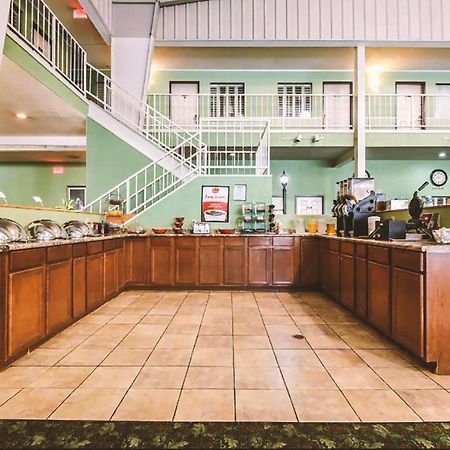 Sky-Palace Inn & Suites Mccook Zewnętrze zdjęcie