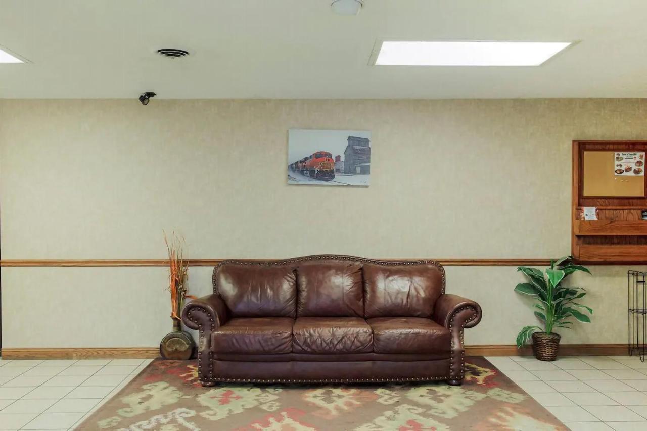 Sky-Palace Inn & Suites Mccook Zewnętrze zdjęcie