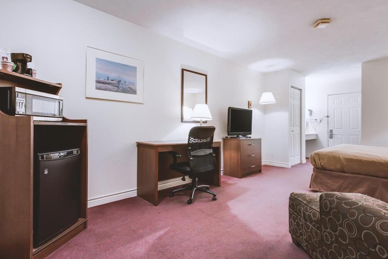 Sky-Palace Inn & Suites Mccook Zewnętrze zdjęcie