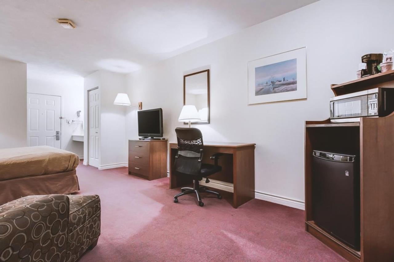 Sky-Palace Inn & Suites Mccook Zewnętrze zdjęcie